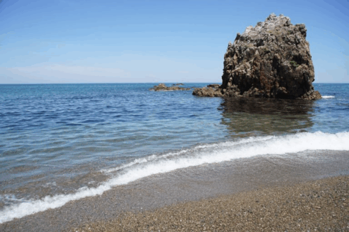 持石海岸（三里が浜）