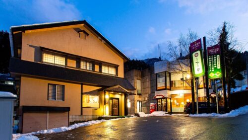 ハチ北温泉 お宿 ひさ家 関西の子連れで雪遊びできるホテル9選!ゲレンデ直結やスキー場近くの温泉宿