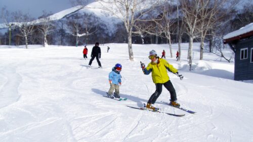 北海道の子連れで雪遊びできるホテル9選!ゲレンデ直結やスキー場近くの温泉宿